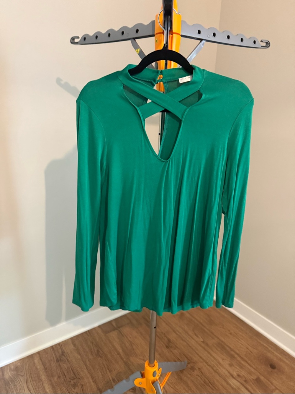 Women’s Crisscross V-Neck Long Sleeve Top - Green